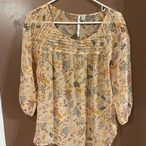 LC Lauren Conrad Floral Blouse in Cream and Gold